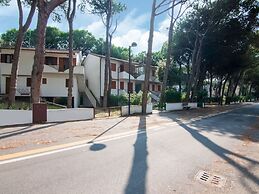 Expansive Apartment in Rosolina Mare near Beach