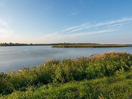 Expansive Apartment in Rosolina Mare near Beach