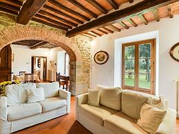 Villa With Private Pool, Near Cortona, 3 Apartments
