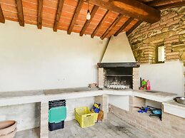 Villa With Private Pool, Near Cortona, 3 Apartments