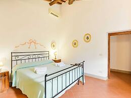 Villa With Private Pool, Near Cortona, 3 Apartments