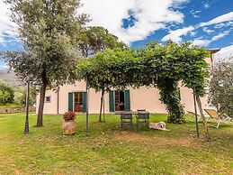 Villa With Private Pool, Near Cortona, 3 Apartments