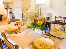 Villa With Private Pool, Near Cortona, 3 Apartments