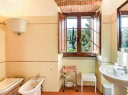Villa With Private Pool, Near Cortona, 3 Apartments