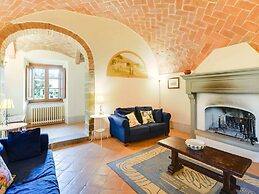Villa With Private Pool, Near Cortona, 3 Apartments