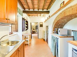 Villa With Private Pool, Near Cortona, 3 Apartments