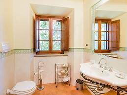 Villa With Private Pool, Near Cortona, 3 Apartments