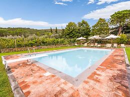 Villa With Private Pool, Near Cortona, 3 Apartments