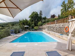 Historic Farmhouse in Caprese Michelangelo With Pool