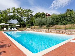 Apartment With Pool in Barberino Val D'elsa