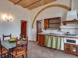 Apartment With Pool in Barberino Val D'elsa