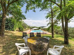 Apartment With Pool in Barberino Val D'elsa