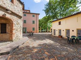 Apartment With Pool in Barberino Val D'elsa