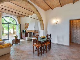 Apartment With Pool in Barberino Val D'elsa