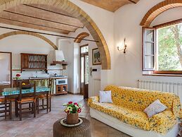 Apartment With Pool in Barberino Val D'elsa