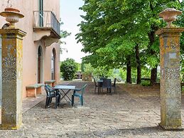 Apartment With Pool in Barberino Val D'elsa