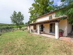 Apartment With Pool in Barberino Val D'elsa