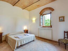 Apartment With Pool in Barberino Val D'elsa