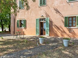 Apartment With Pool in Barberino Val D'elsa