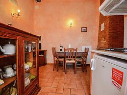 Warm Holiday Home With Pool