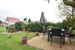 Schoene Ferienwohnung in Stellshagen mit Garten