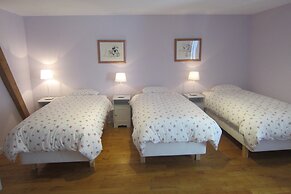 Spacious Family Villa, Offagne