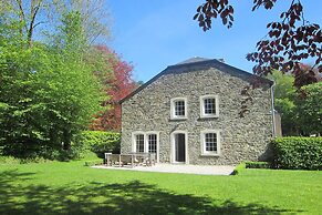 Spacious Family Villa, Offagne