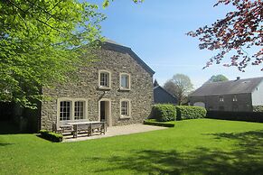 Spacious Family Villa, Offagne