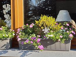 Chic Holiday Home With Garden