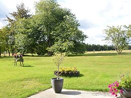 Chic Holiday Home With Garden