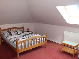 Luxurious Apartment in Boddin With Garden