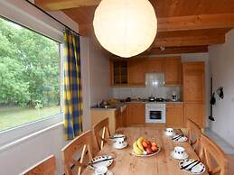 Luxurioese Ferienwohnung in Boddin mit Garten