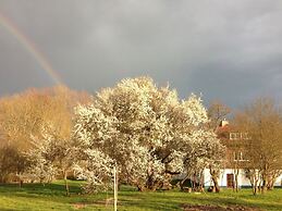 Luxurioese Ferienwohnung in Boddin mit Garten