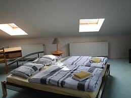 Luxurioese Ferienwohnung in Boddin mit Garten