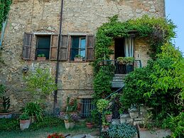 Adorable Farmhouse in Asciano