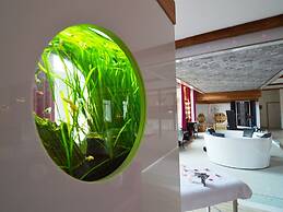 Lush Apartment with Sauna, Hot Tub, Mountain Views in Ensival