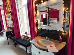 Lush Apartment with Sauna, Hot Tub, Mountain Views in Ensival