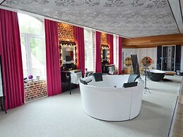 Lush Apartment with Sauna, Hot Tub, Mountain Views in Ensival