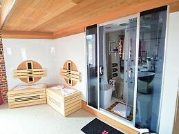 Lush Apartment with Sauna, Hot Tub, Mountain Views in Ensival