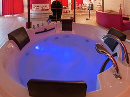 Lush Apartment with Sauna, Hot Tub, Mountain Views in Ensival