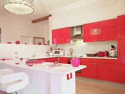 Lush Apartment with Sauna, Hot Tub, Mountain Views in Ensival