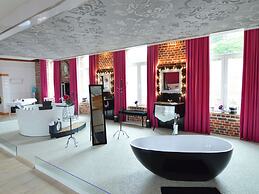 Lush Apartment with Sauna, Hot Tub, Mountain Views in Ensival