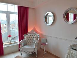 Lush Apartment with Sauna, Hot Tub, Mountain Views in Ensival