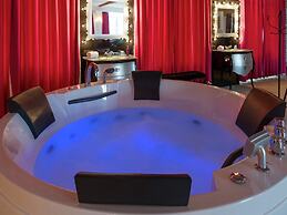 Lush Apartment with Sauna, Hot Tub, Mountain Views in Ensival