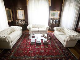 Elegant Art Nouveau Villa With Private Pool Near the Lake