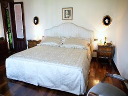 Elegant Art Nouveau Villa With Private Pool Near the Lake