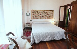 Elegant Art Nouveau Villa With Private Pool Near the Lake