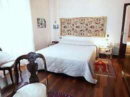 Elegant Art Nouveau Villa With Private Pool Near the Lake