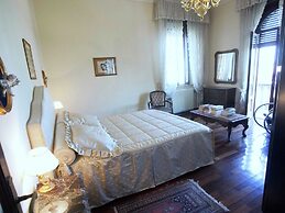 Elegant Art Nouveau Villa With Private Pool Near the Lake