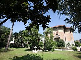 Elegant Art Nouveau Villa With Private Pool Near the Lake